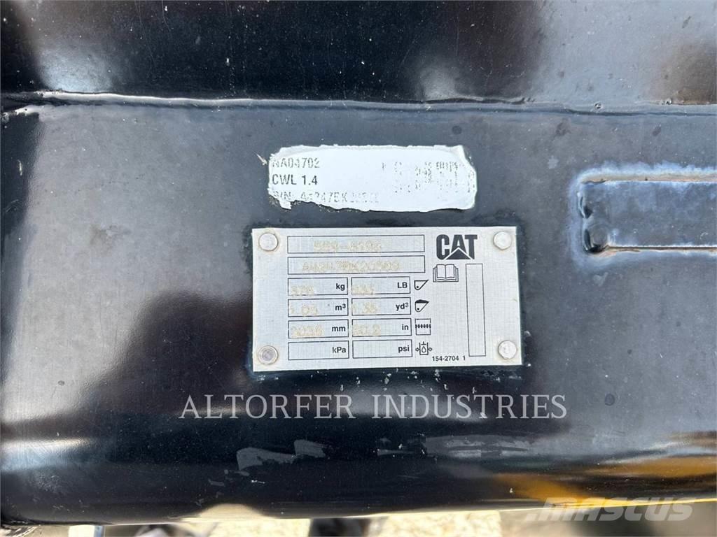 CAT 908-14 Фронтальні навантажувачі
