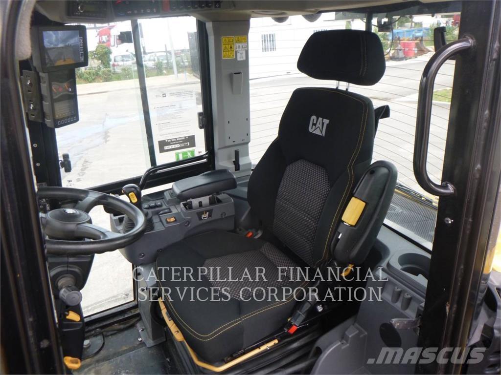 CAT 908-14 Фронтальні навантажувачі