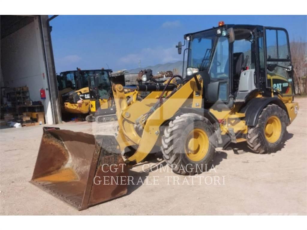 CAT 908 M Фронтальні навантажувачі