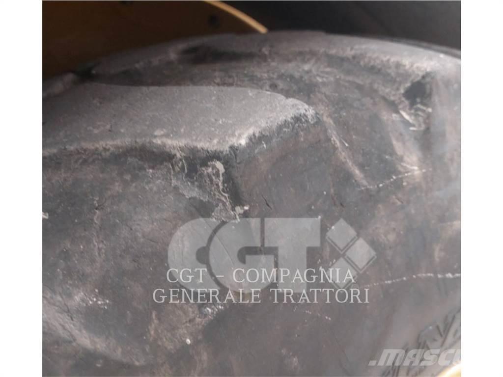 CAT 908 M Фронтальні навантажувачі