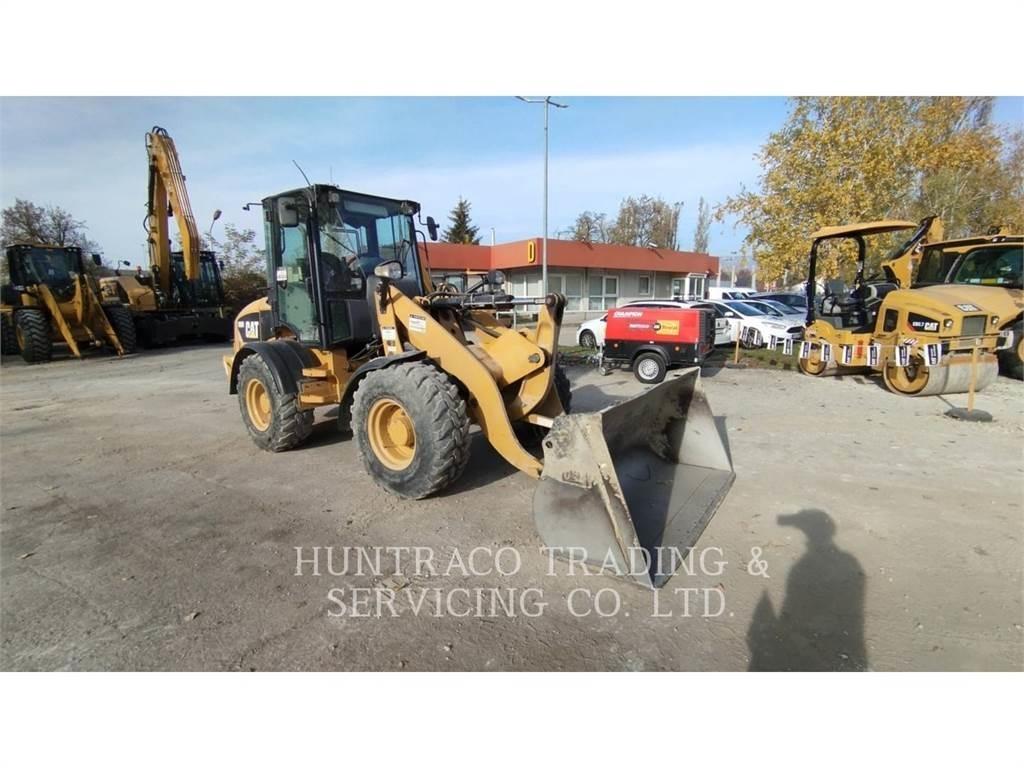 CAT 908H Фронтальні навантажувачі