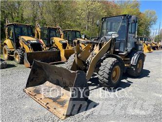 CAT 908H2 Фронтальні навантажувачі