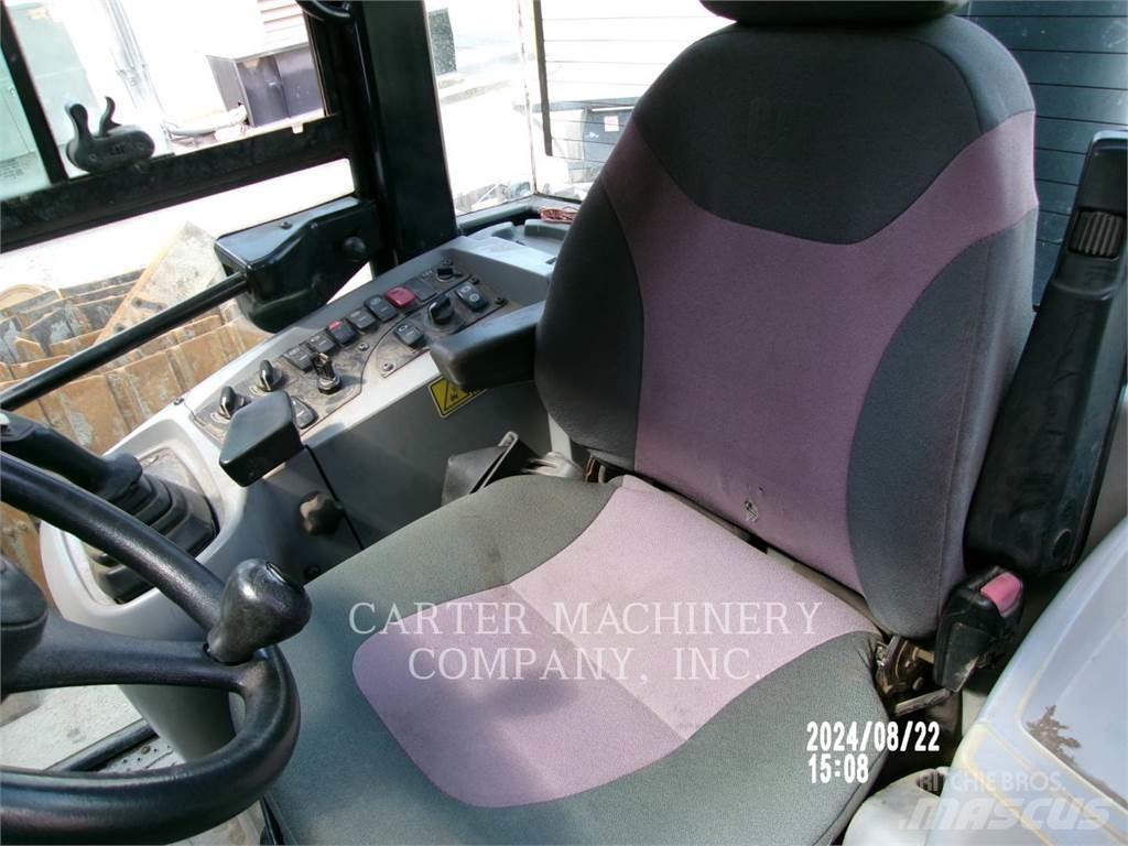 CAT 908H2 Фронтальні навантажувачі