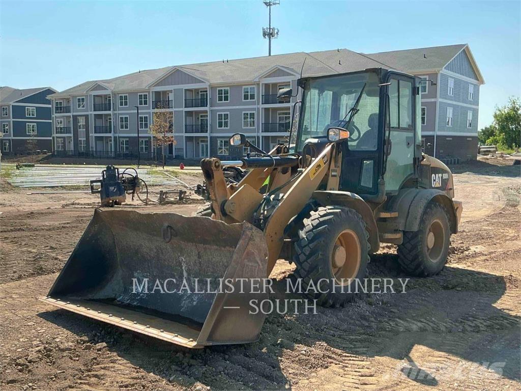 CAT 908H2 Фронтальні навантажувачі