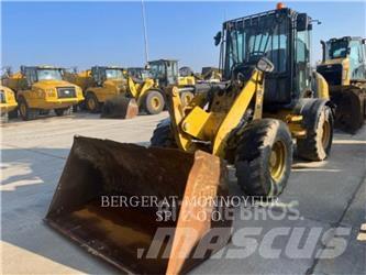 CAT 908M Фронтальні навантажувачі