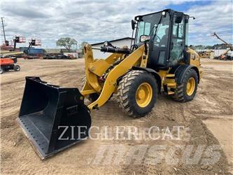 CAT 908M Фронтальні навантажувачі