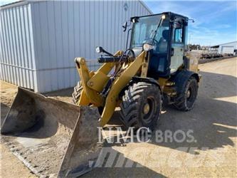 CAT 908M Фронтальні навантажувачі