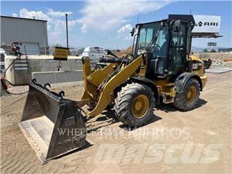 CAT 908M Фронтальні навантажувачі