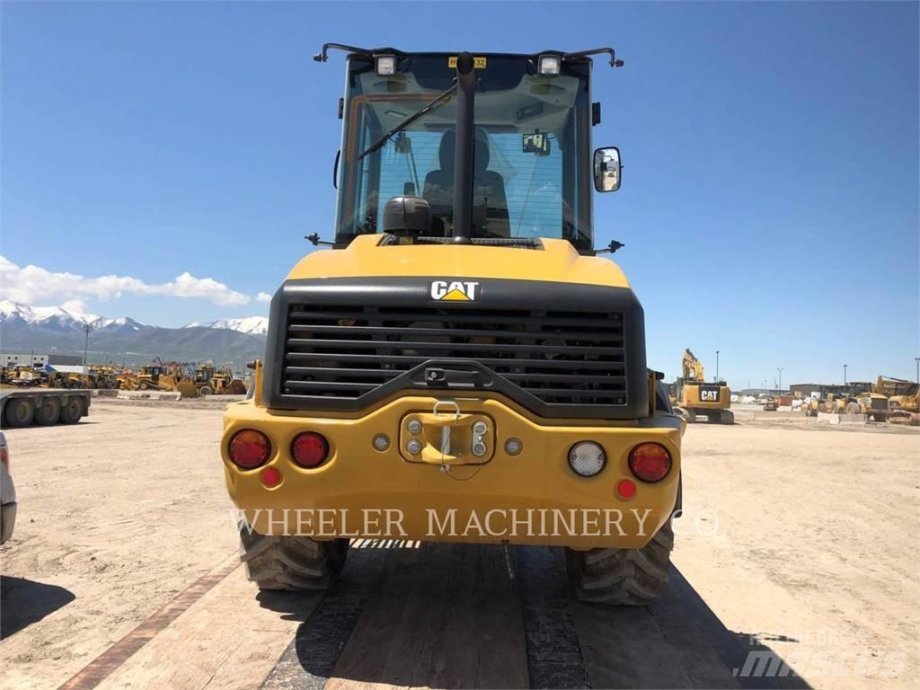 CAT 908M Фронтальні навантажувачі