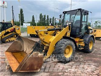 CAT 908M Фронтальні навантажувачі