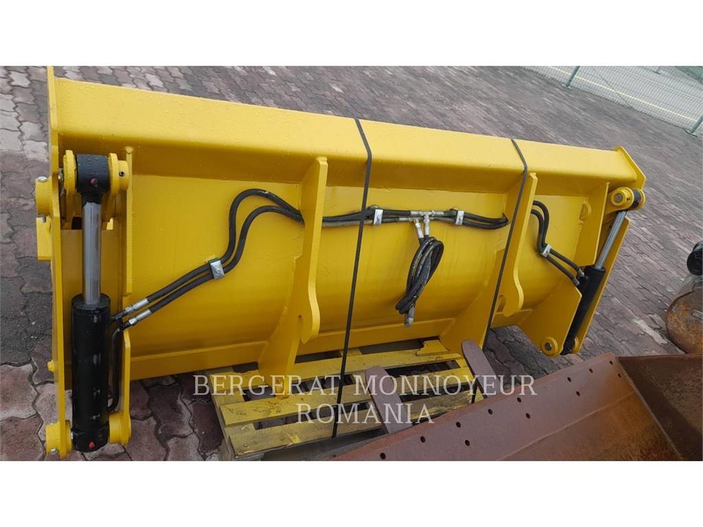 CAT 908M Фронтальні навантажувачі