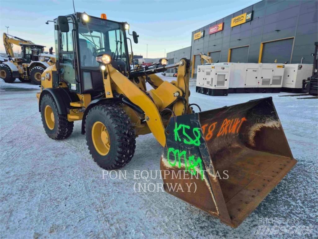 CAT 908M Фронтальні навантажувачі