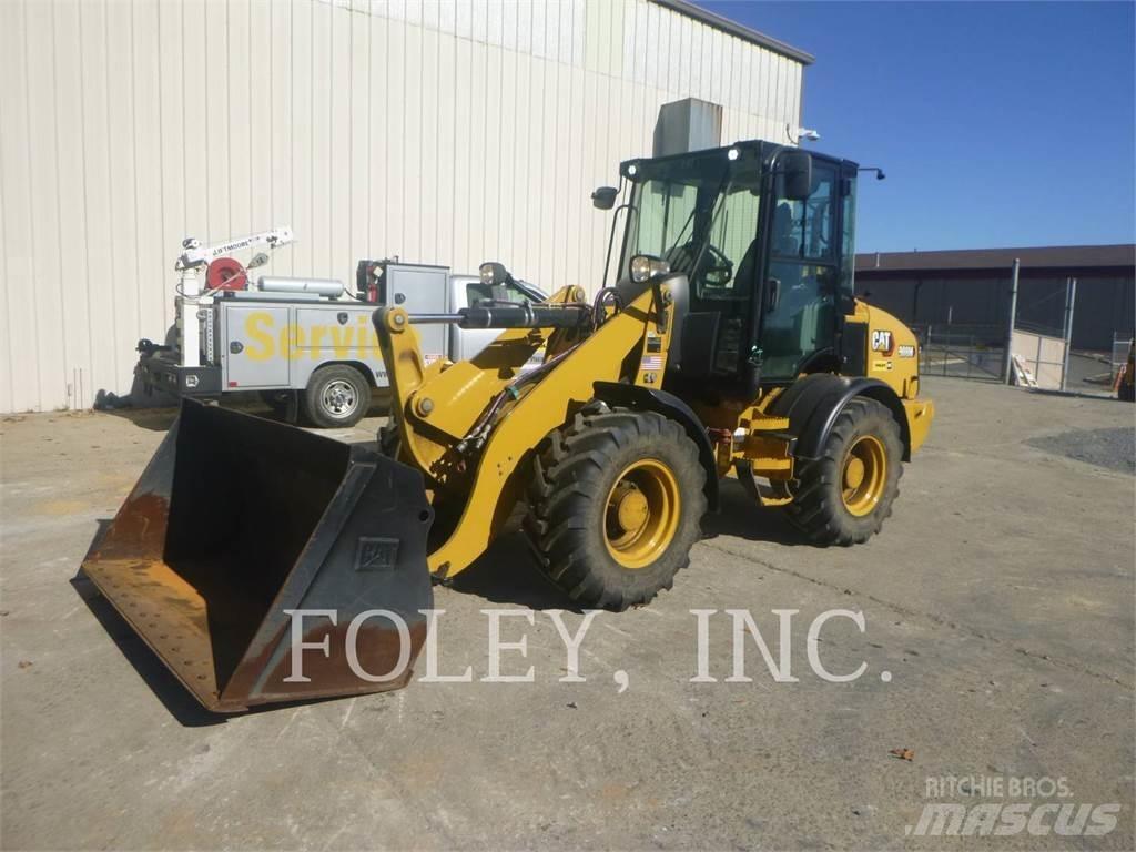 CAT 908M Фронтальні навантажувачі