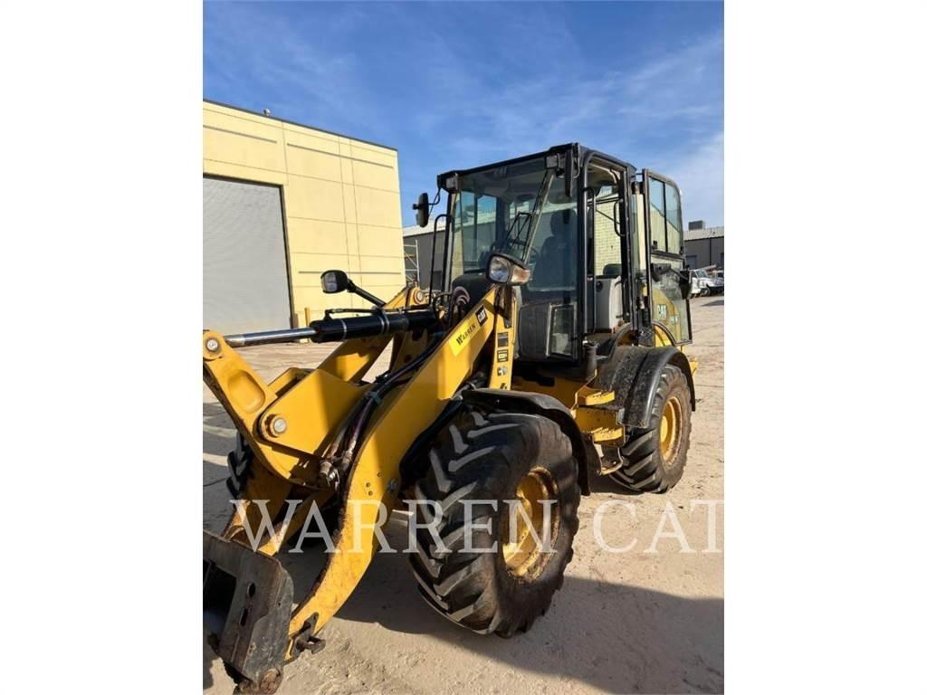 CAT 908M Фронтальні навантажувачі