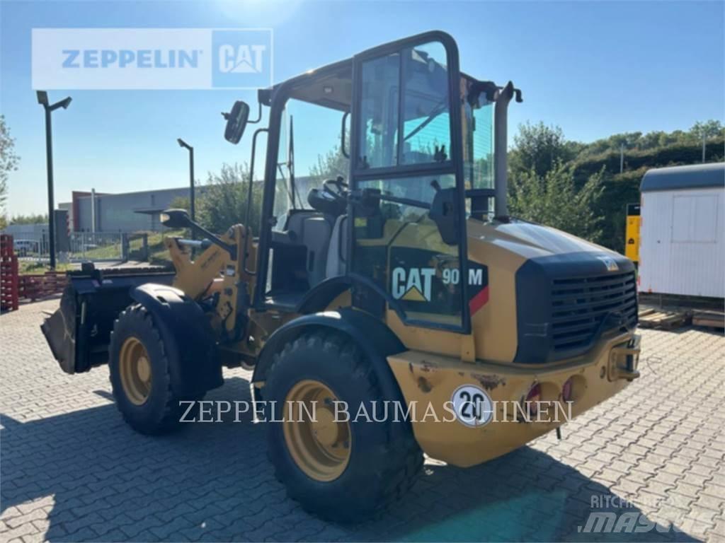 CAT 908M Фронтальні навантажувачі