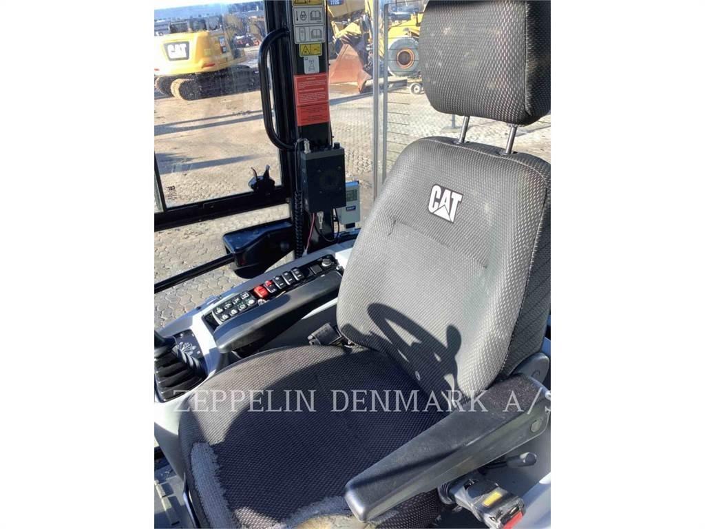 CAT 908M Фронтальні навантажувачі