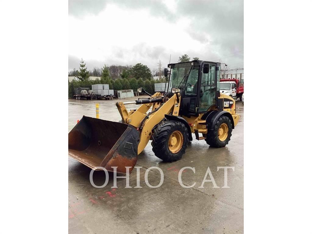 CAT 908M Малі навантажувачі