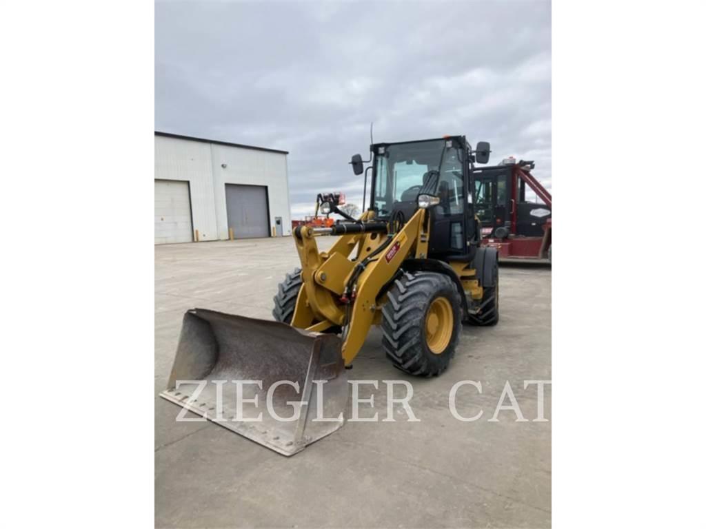 CAT 908M Фронтальні навантажувачі