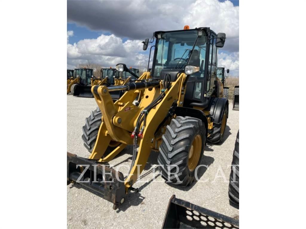 CAT 908M Фронтальні навантажувачі