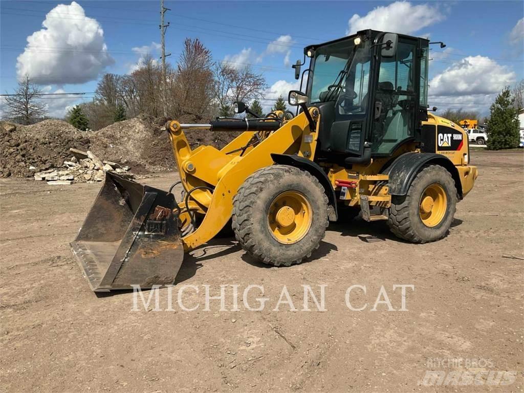 CAT 908M Фронтальні навантажувачі