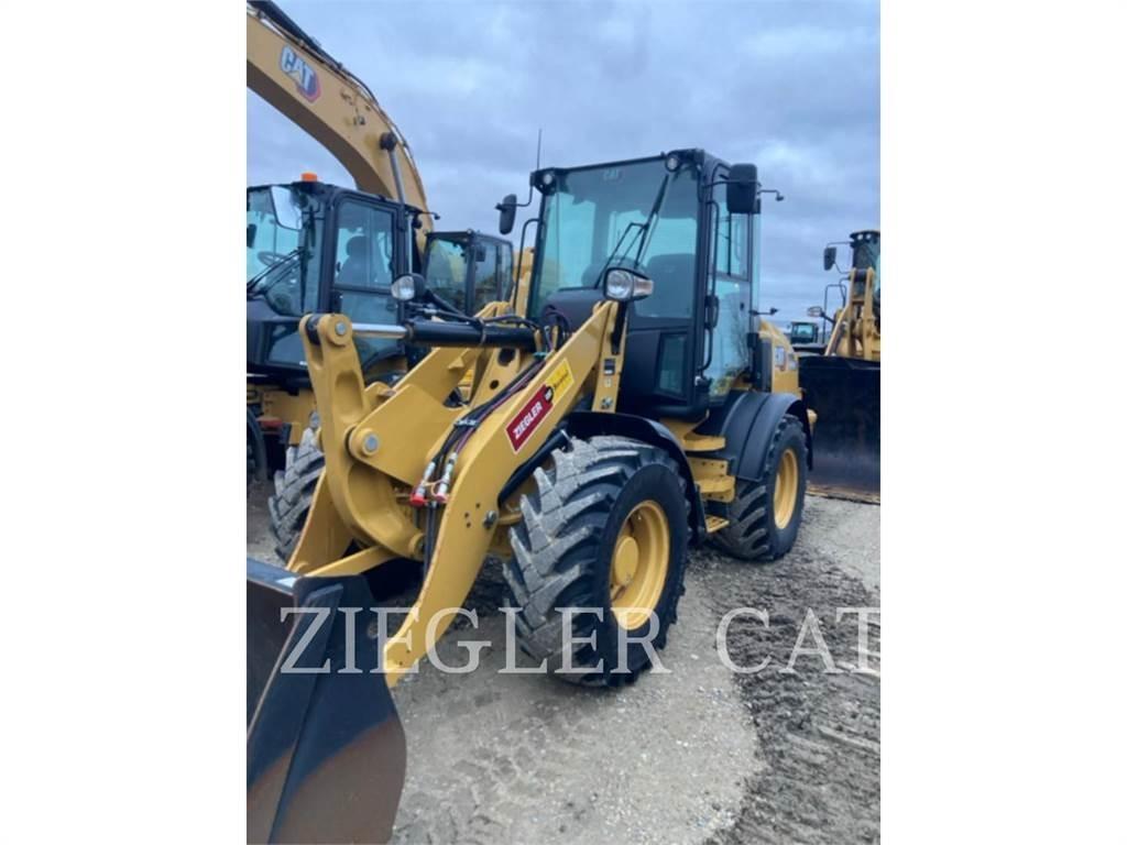 CAT 908M Фронтальні навантажувачі
