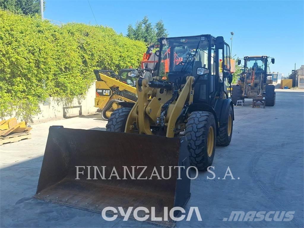 CAT 908M Фронтальні навантажувачі