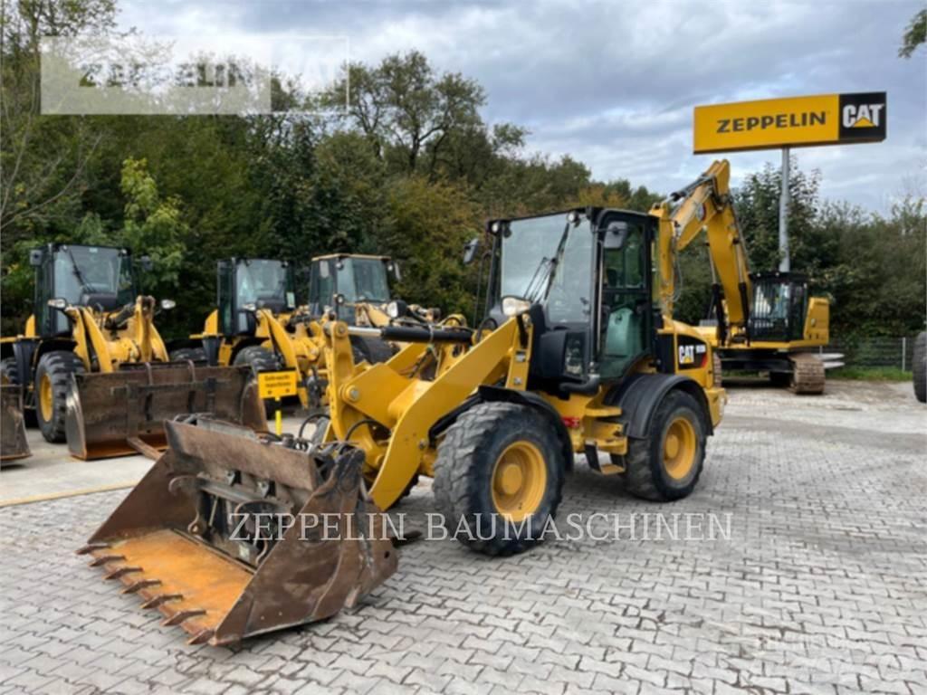 CAT 908M Фронтальні навантажувачі