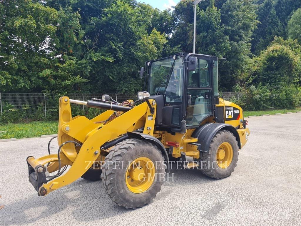 CAT 908M Фронтальні навантажувачі