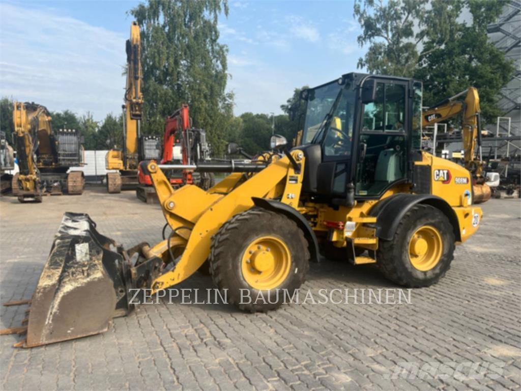 CAT 908M Фронтальні навантажувачі