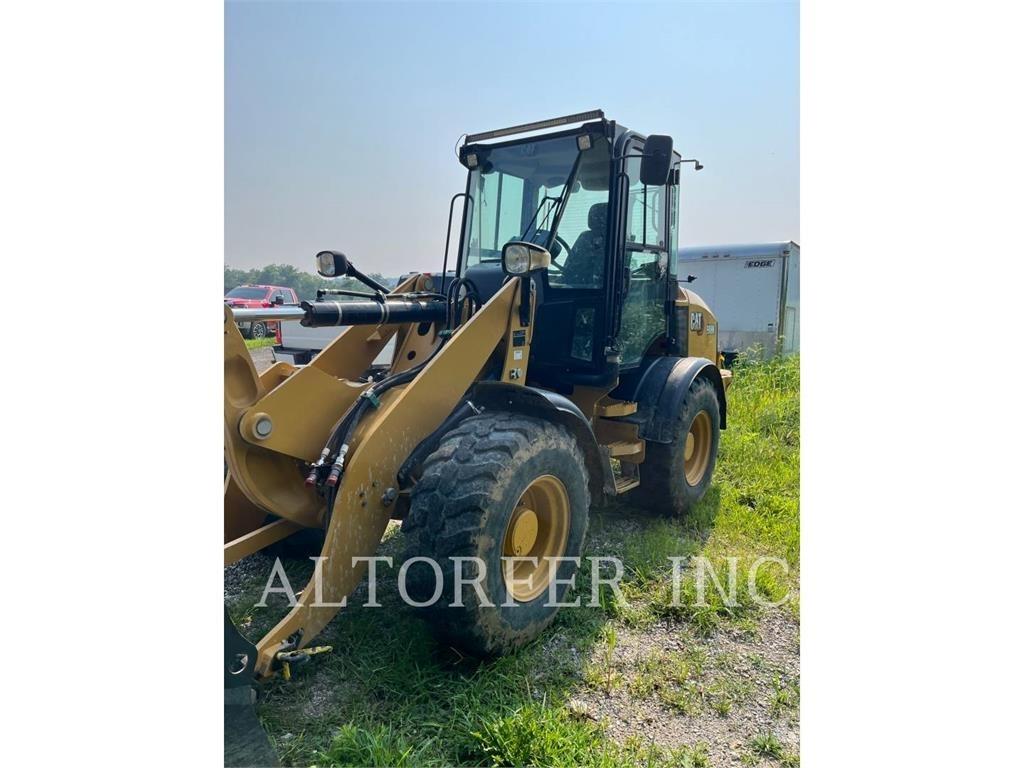 CAT 908M Малі навантажувачі