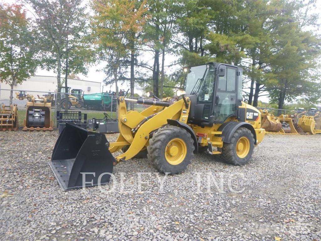 CAT 908M Фронтальні навантажувачі