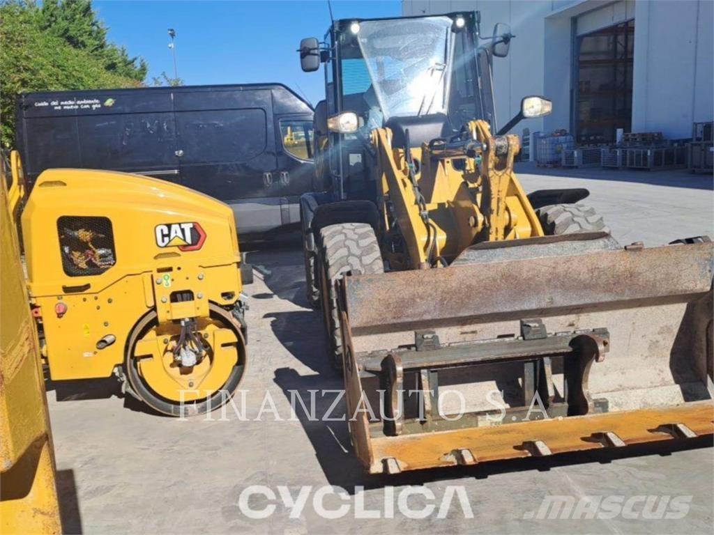 CAT 908M Фронтальні навантажувачі