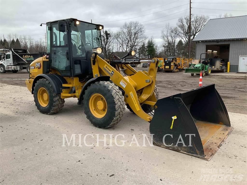 CAT 908M ARW Фронтальні навантажувачі