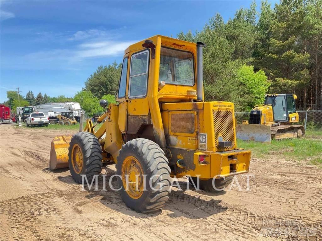 CAT 910 Фронтальні навантажувачі