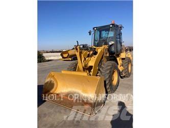 CAT 910M Фронтальні навантажувачі