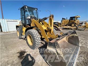 CAT 910M Фронтальні навантажувачі