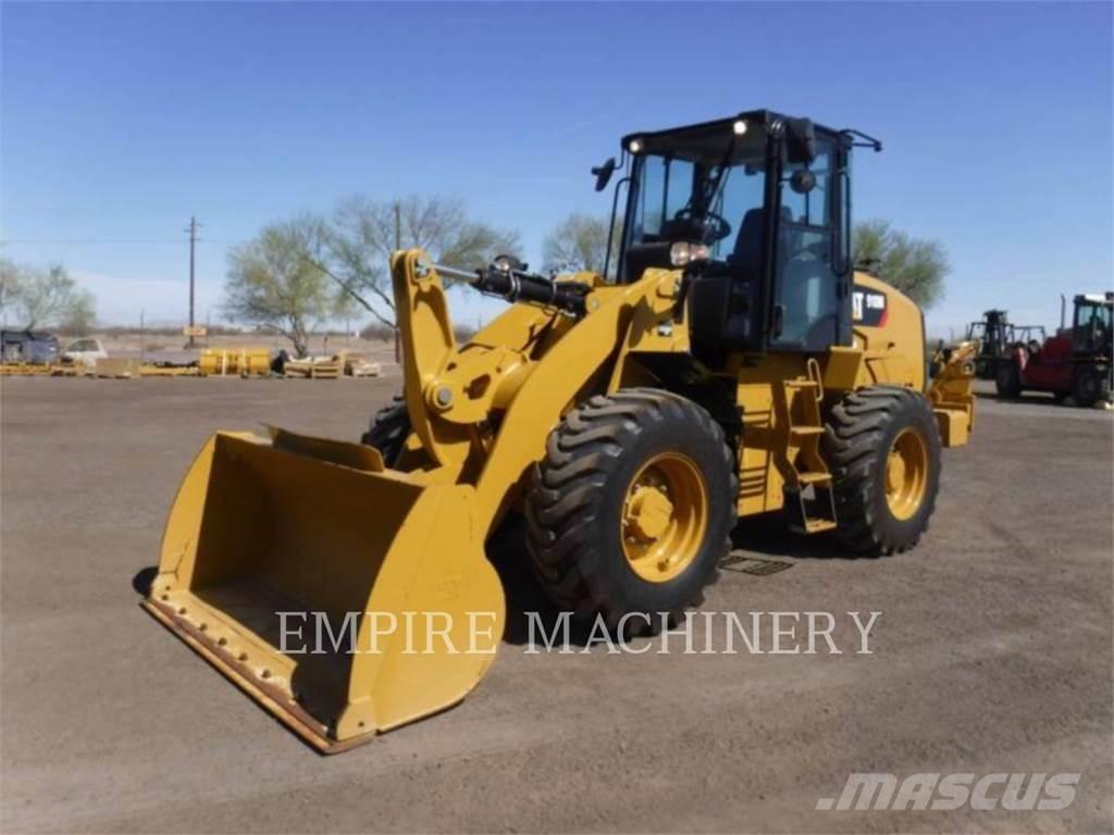 CAT 910M Фронтальні навантажувачі