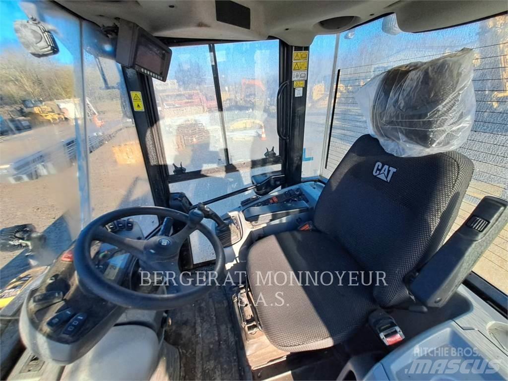 CAT 914 Фронтальні навантажувачі