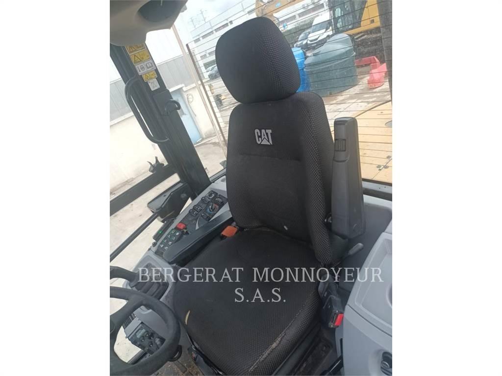 CAT 914M Фронтальні навантажувачі