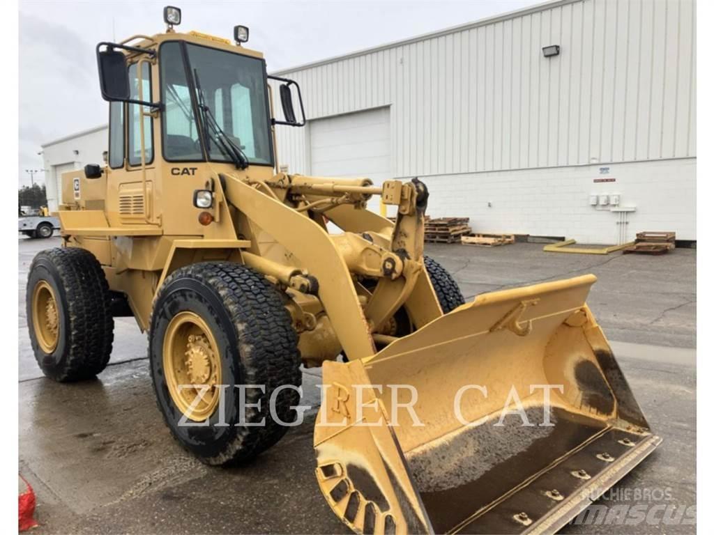 CAT 916 Фронтальні навантажувачі