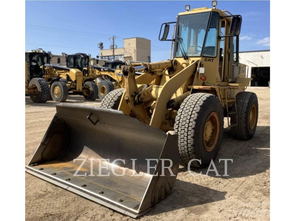 CAT 916 Фронтальні навантажувачі
