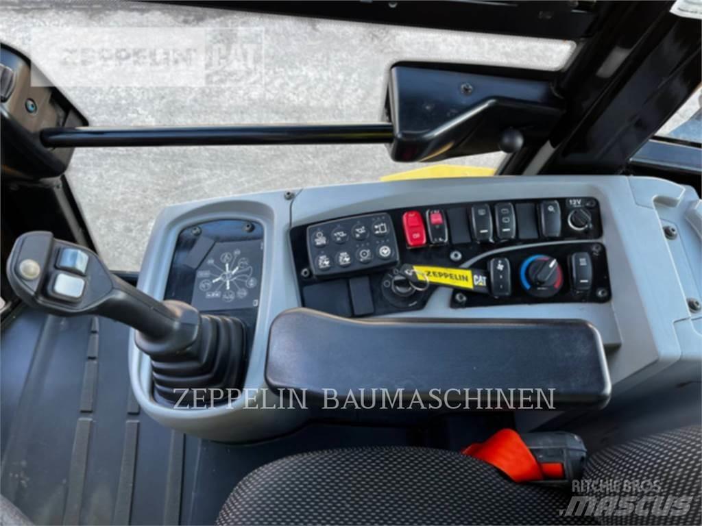 CAT 918M Фронтальні навантажувачі