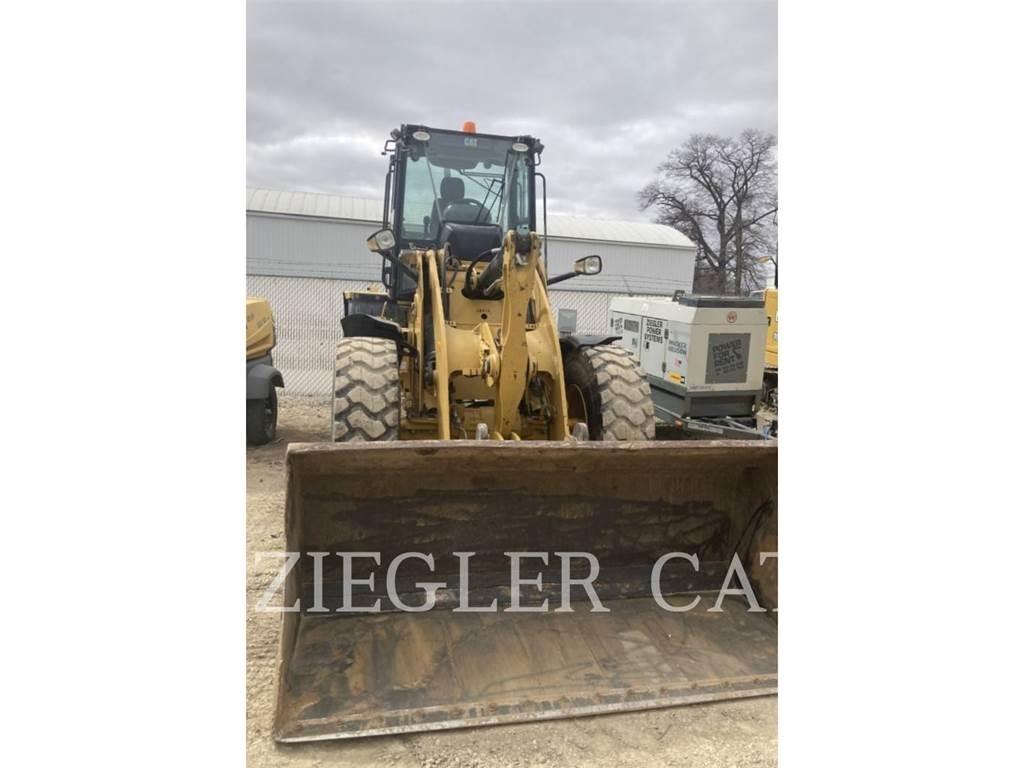 CAT 918M Фронтальні навантажувачі