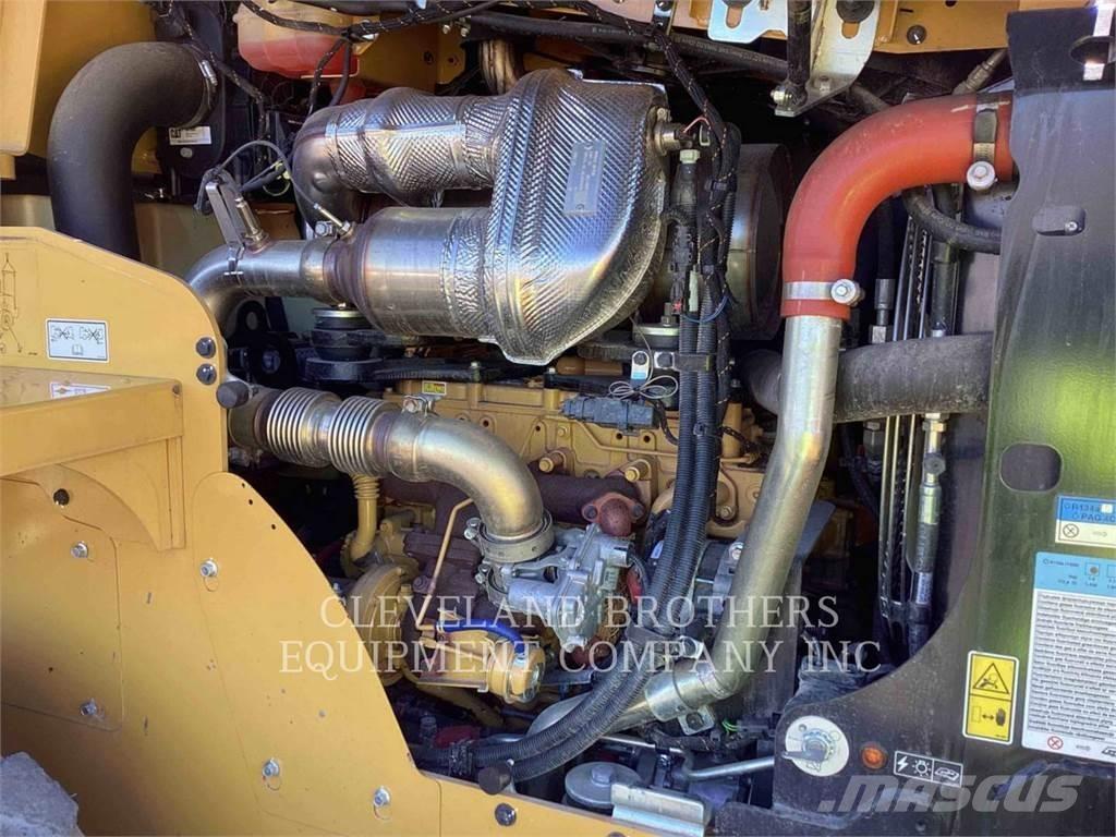 CAT 918M Фронтальні навантажувачі