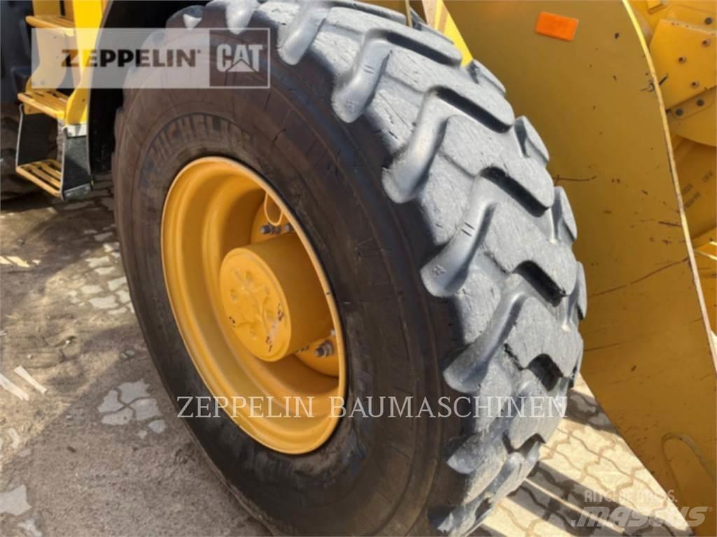 CAT 918M Фронтальні навантажувачі