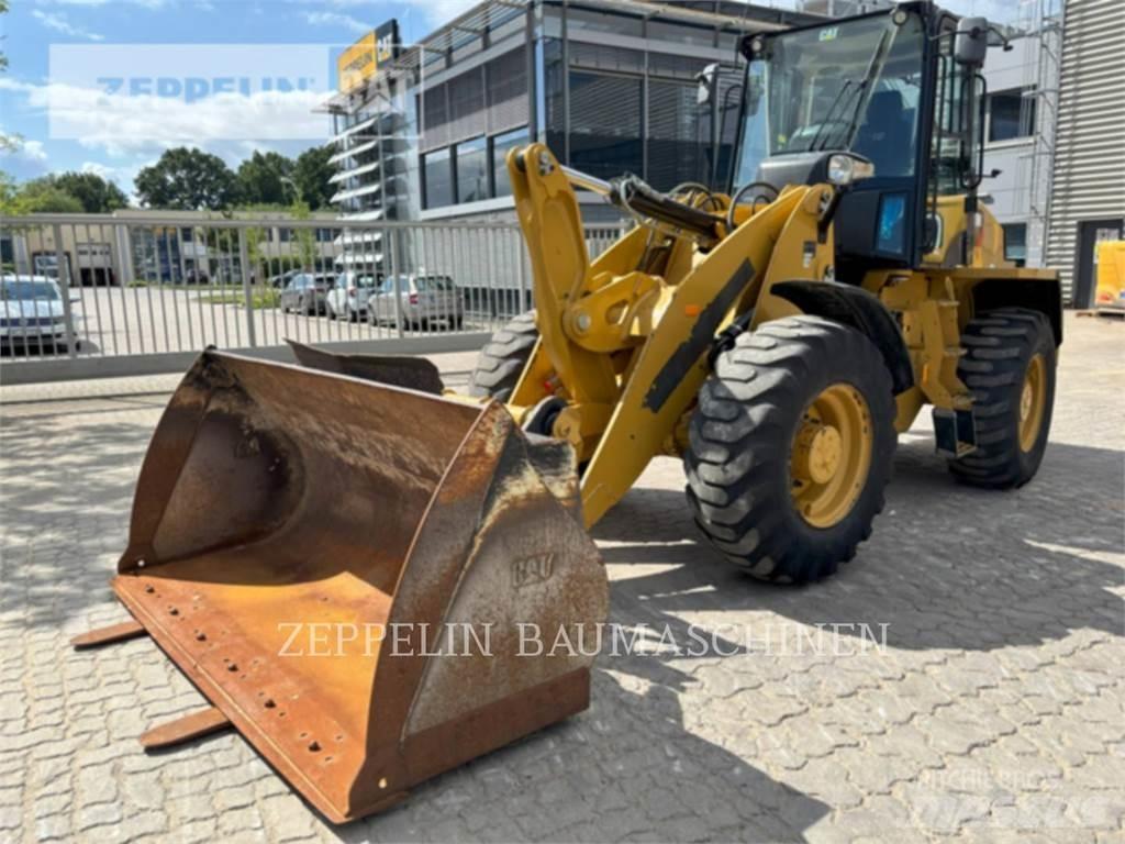 CAT 918M Фронтальні навантажувачі
