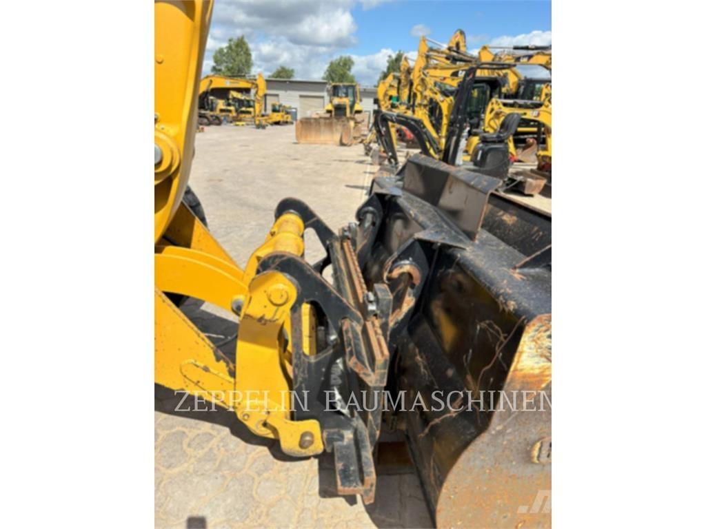 CAT 918M Фронтальні навантажувачі