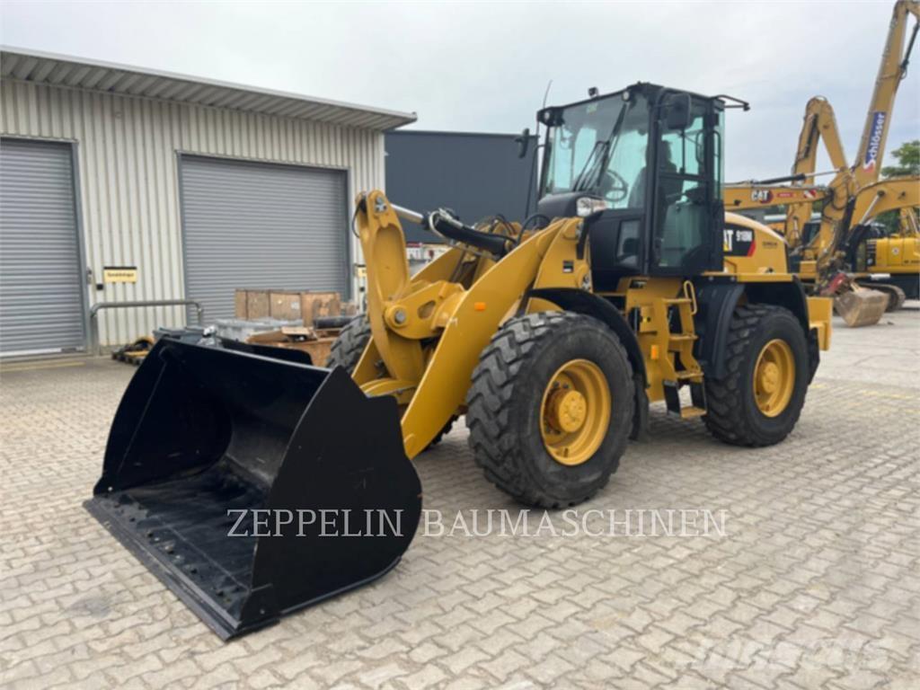 CAT 918M Фронтальні навантажувачі
