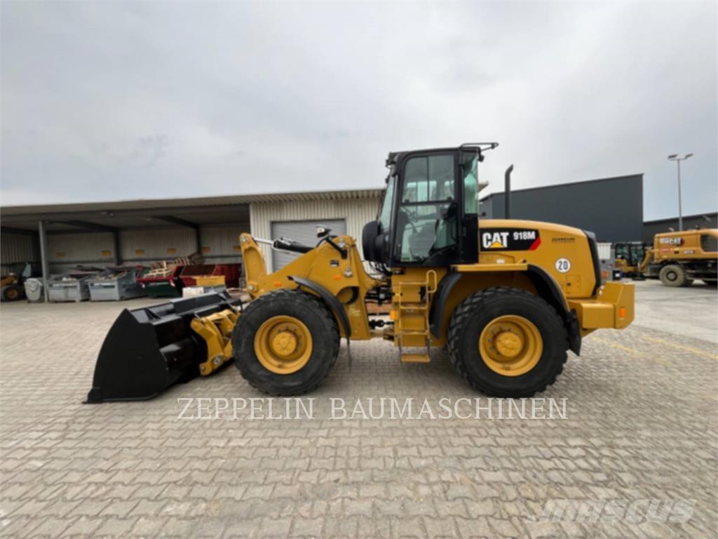 CAT 918M Фронтальні навантажувачі