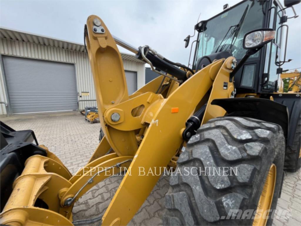 CAT 918M Фронтальні навантажувачі